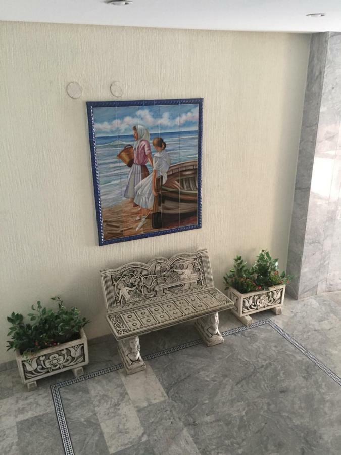 El Piso Hotel Фуeнхирола Екстериор снимка