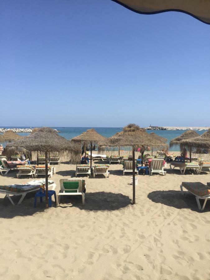 El Piso Hotel Фуeнхирола Екстериор снимка